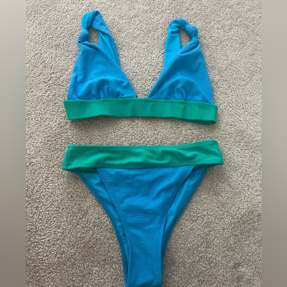 Elle jay bikini set
